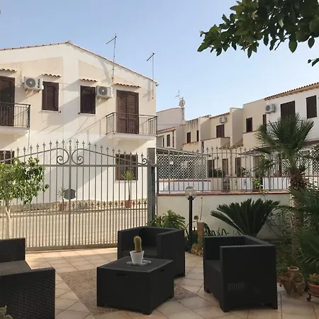 Il Piccolo Giardino Oda ve Kahvaltı San Vito Lo Capo